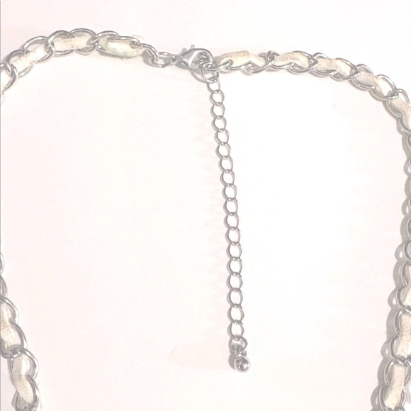 VINTAGE IRIDESCENT MOTHER OF PEARL SHELL AND BEADED BIB CORDED 17-20" NECKLACE - Picture 6 of 9